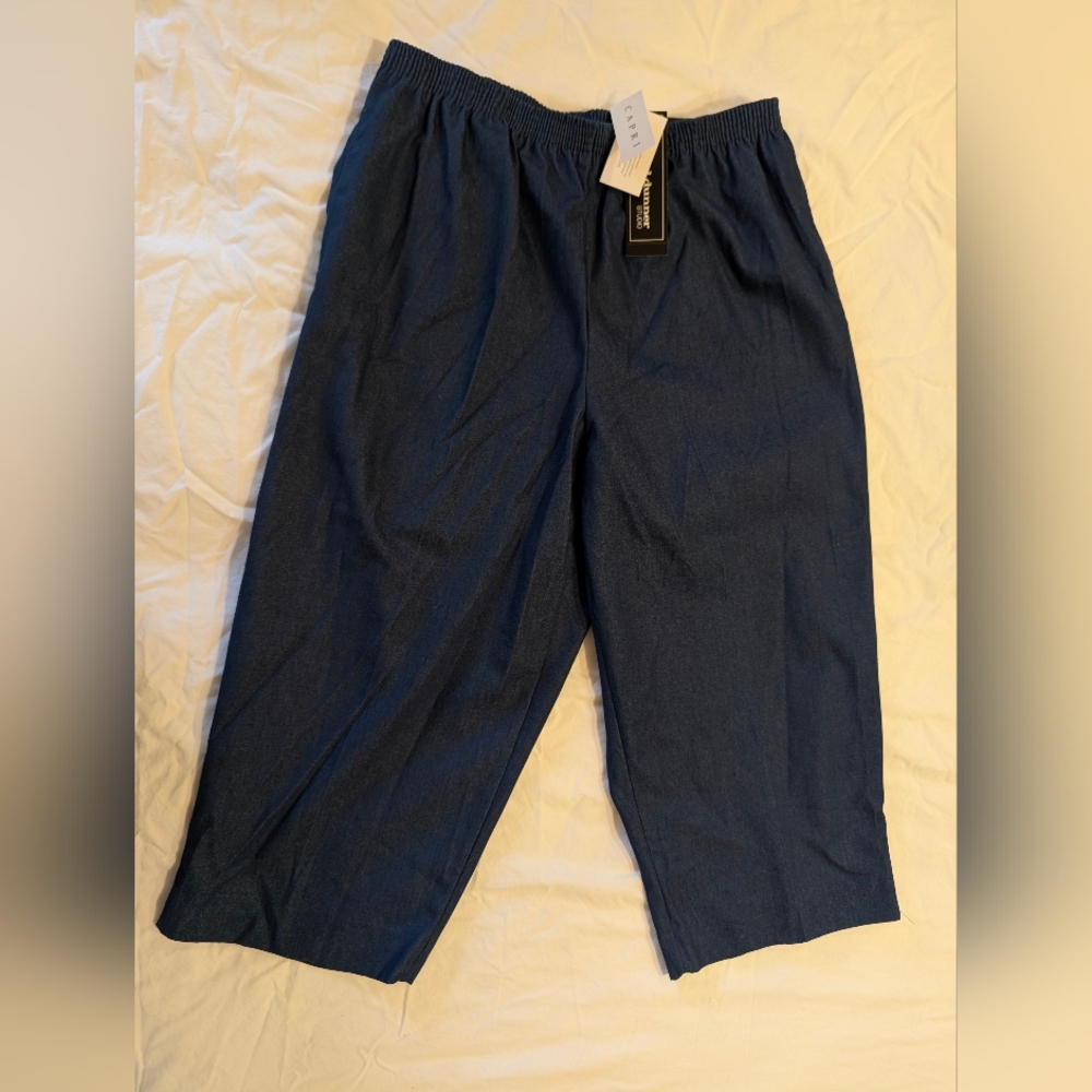 NWT Alfred Dunner Classic Fit Denim Capri Pants